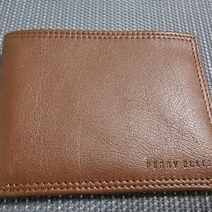 Perry Ellis Tan Leather Wallet
